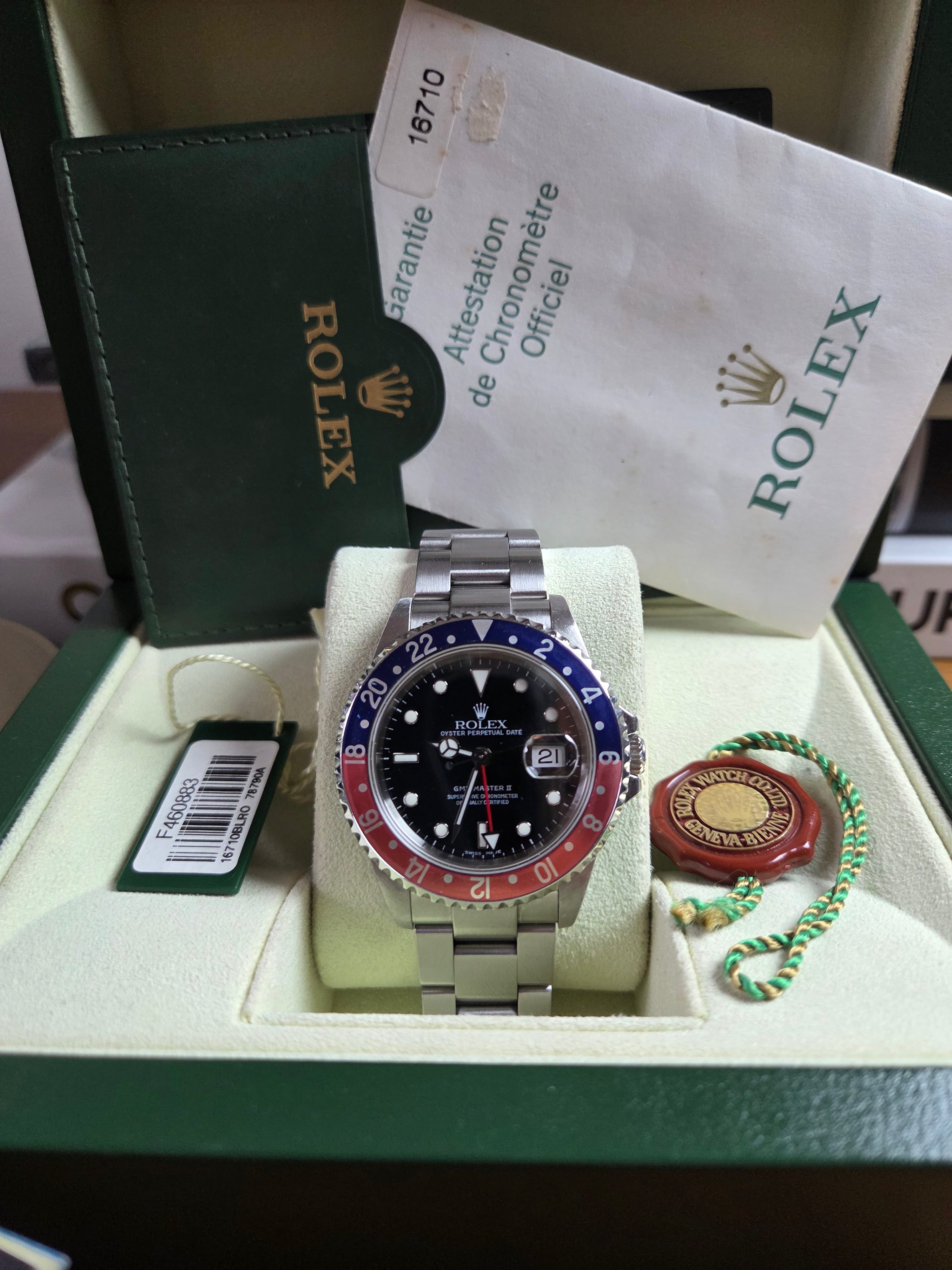 Rolex GMT-Master ii "Pepsi" 16710 - No Holes Case (2004) Full Set with original purchase receipt!