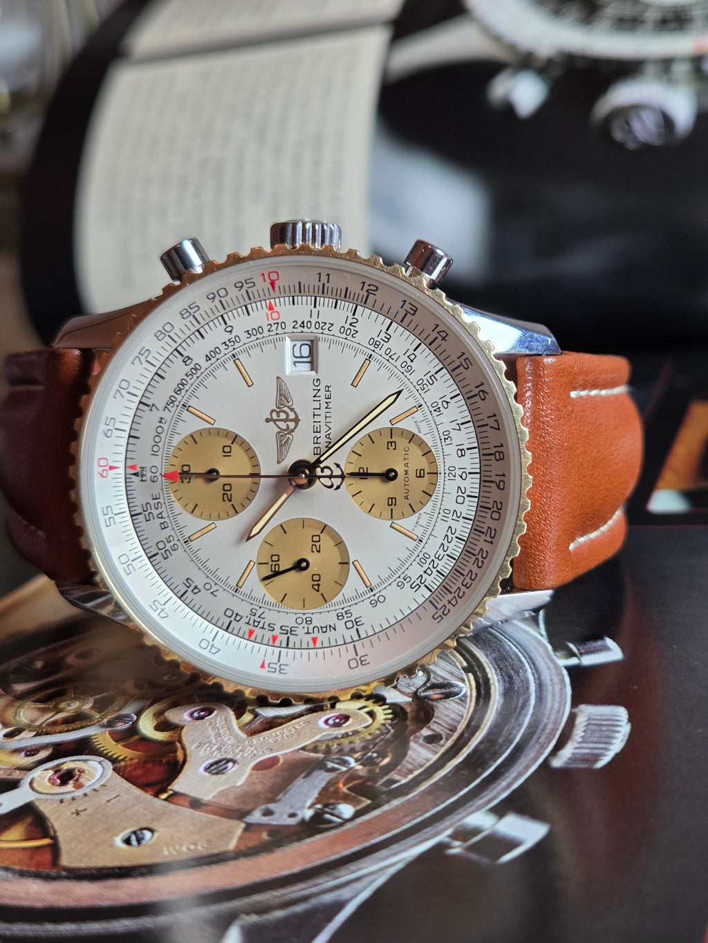 Rare... Breitling Old Navitimer II | Ref: D13022 | Tritium Dial | 18k Gold Bezel | Original Buckel and Strap!
