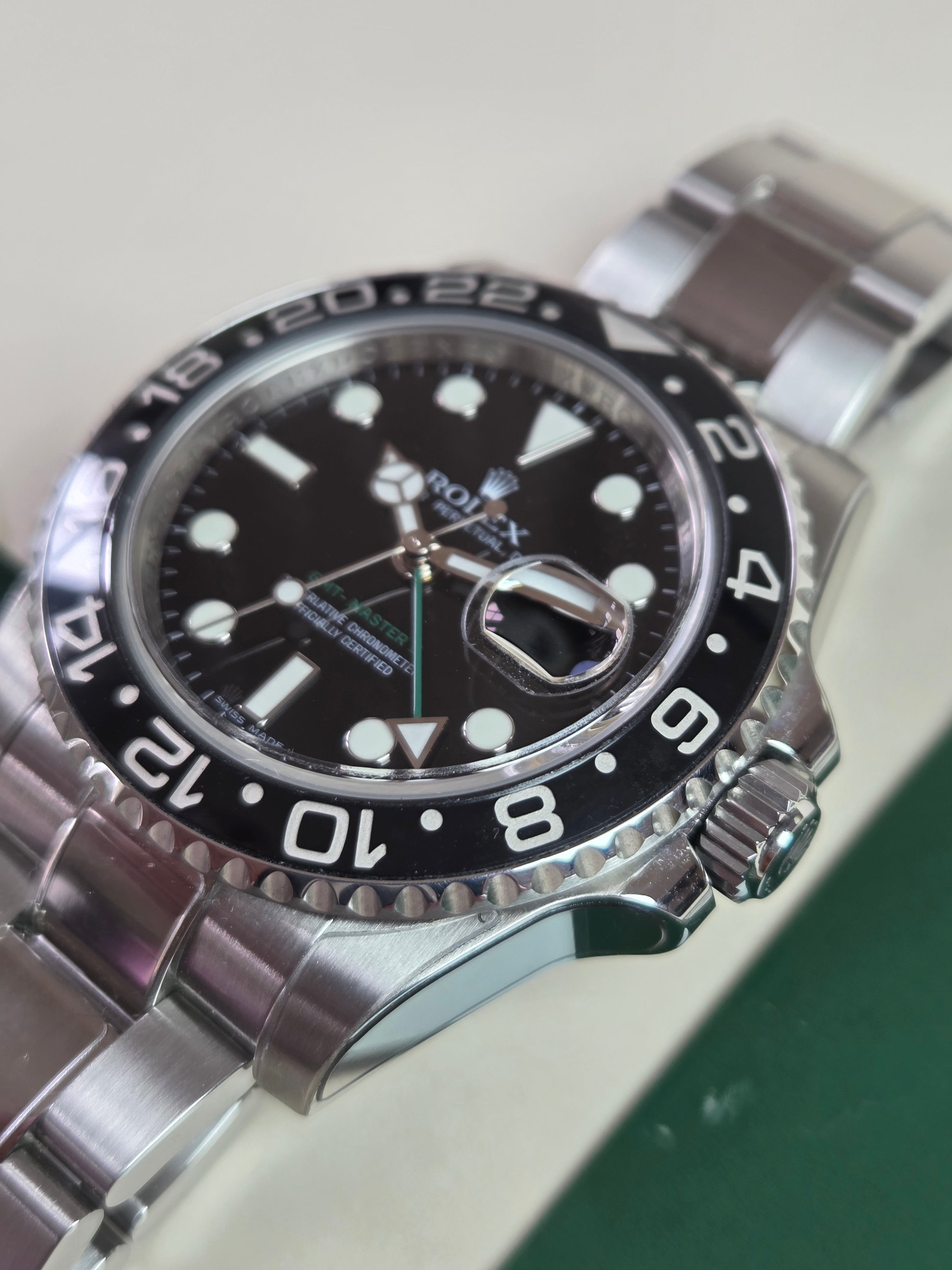 ROLEX GMT-MASTER II "Green Arrow" Complete with protective stickers, Box and Papers - 2009!