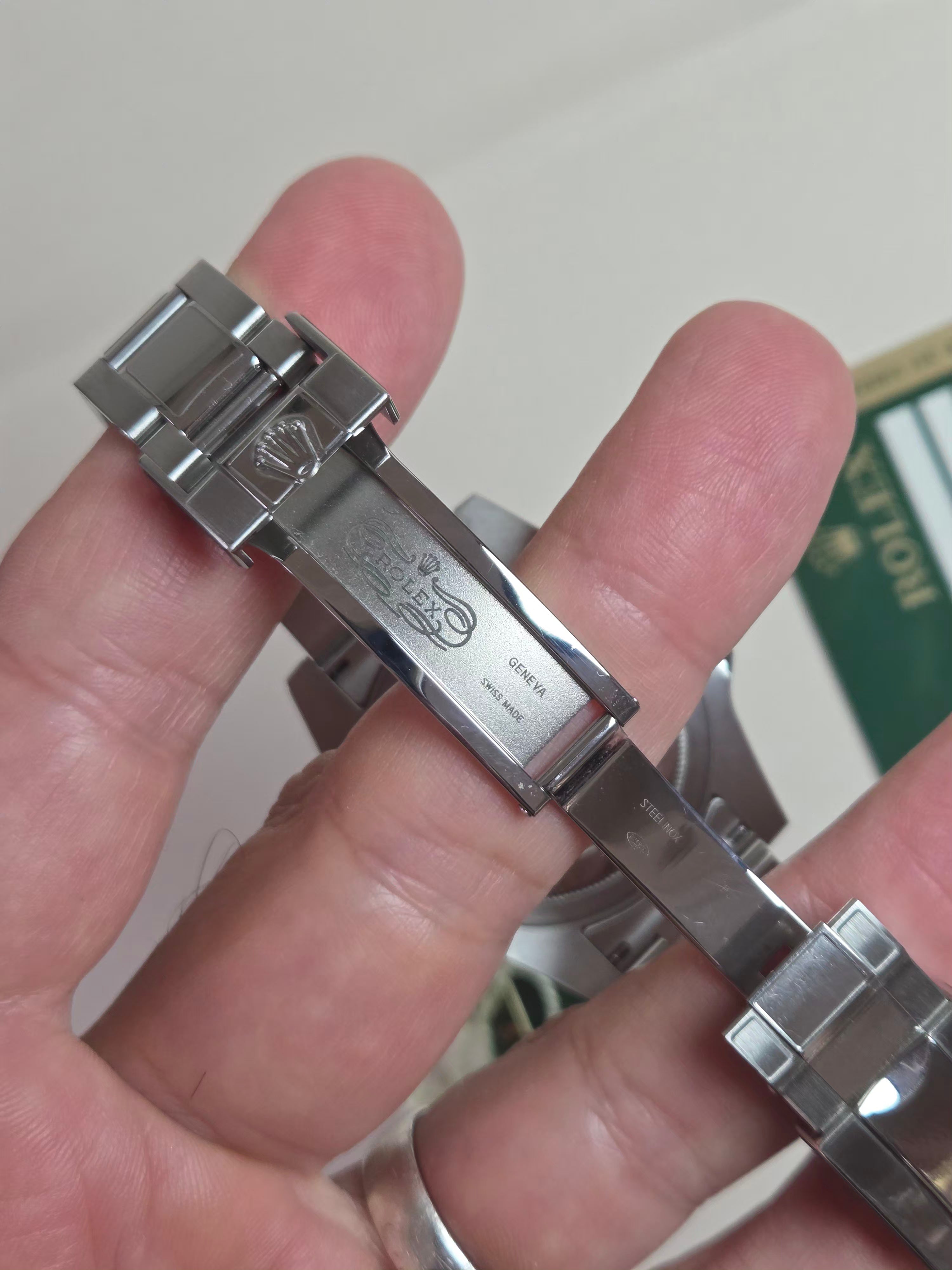 ROLEX GMT-MASTER II "Green Arrow" Complete with protective stickers, Box and Papers - 2009!