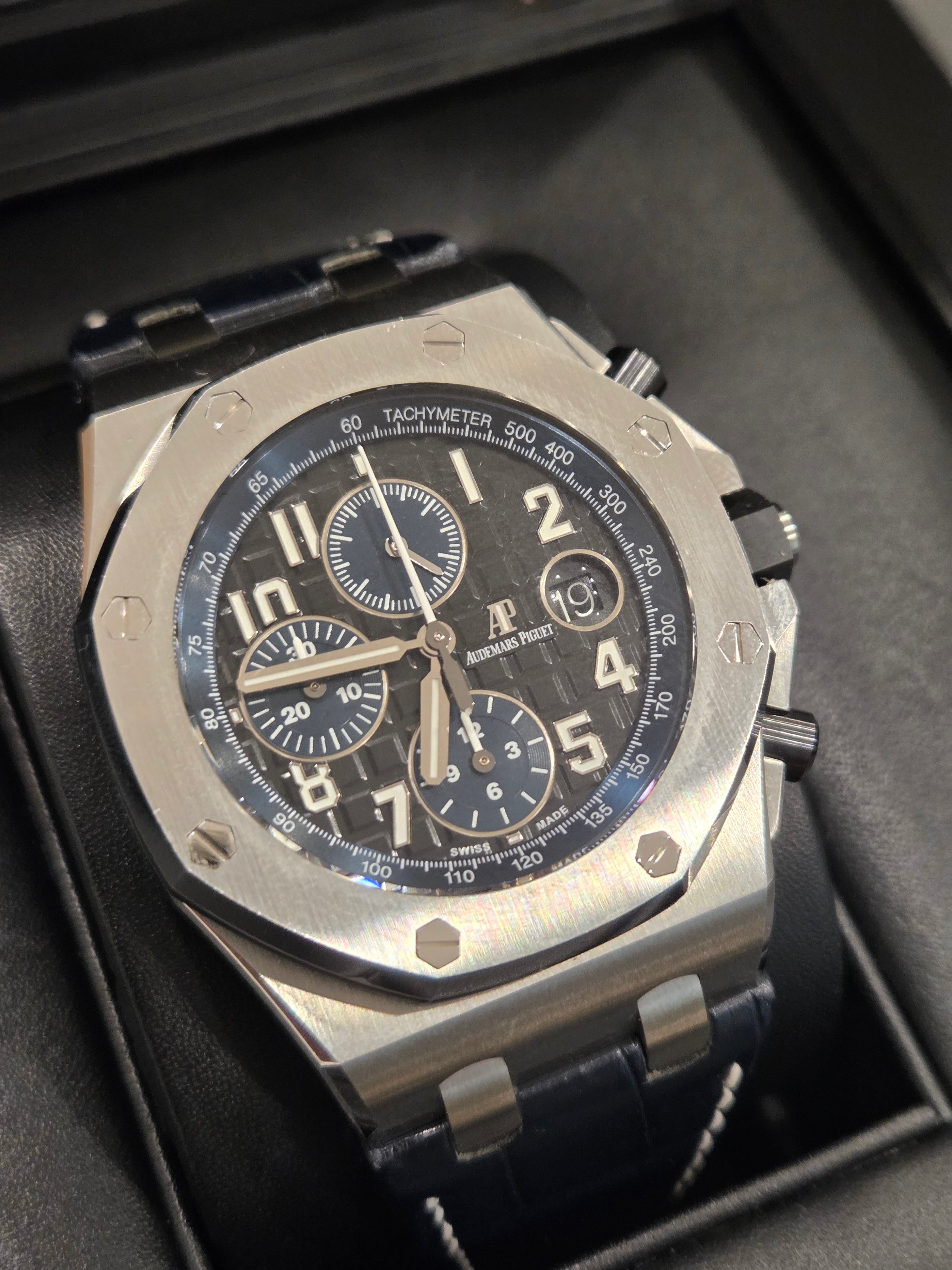 Audemars Piguet Royal Oak Offshore 42mm "Batman" Ref: 26470ST.OO.A028CR.01 – Complete Full Set - 2018!