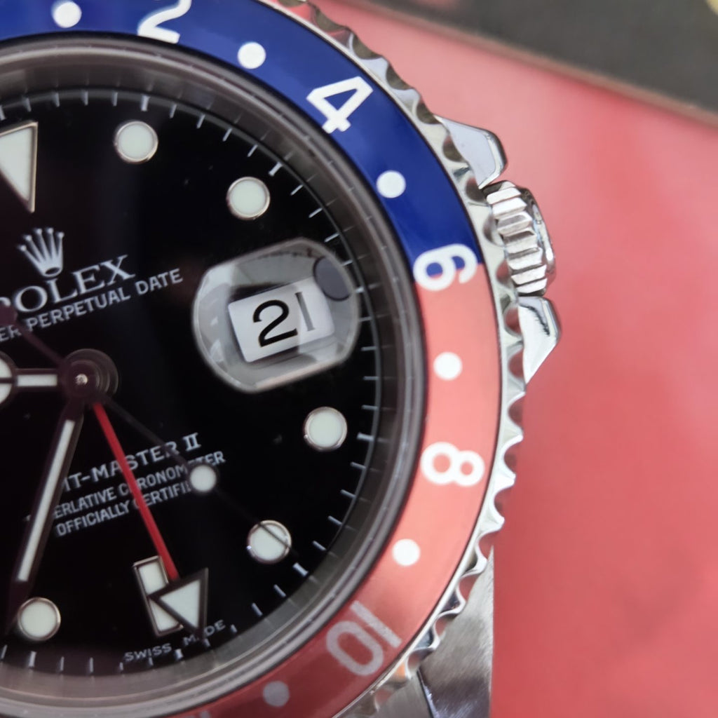 Rolex GMT-Master ii "Pepsi" 16710 - No Holes Case (2004) Full Set with original purchase receipt!