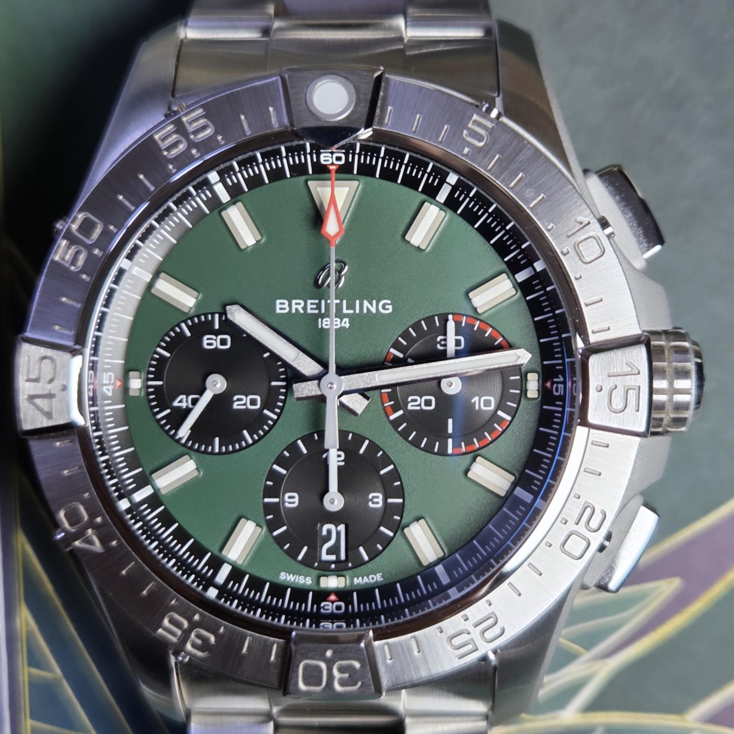 Breitling Avenger B01 Chronograph 42 | Green Dial | Ref: AB0146 | 2026 | warranty till 2034!
