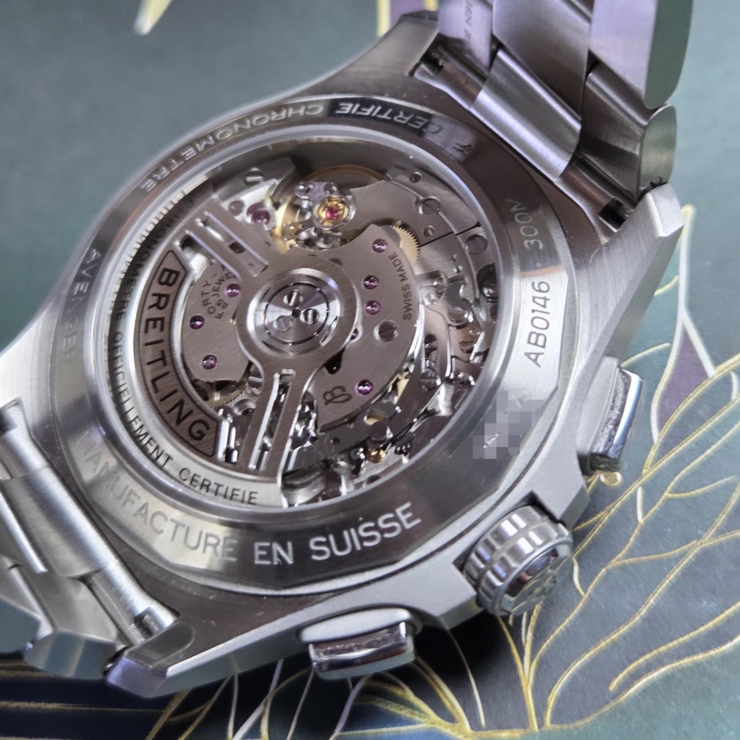 Breitling Avenger B01 Chronograph 42 | Green Dial | Ref: AB0146 | 2026 | warranty till 2034!