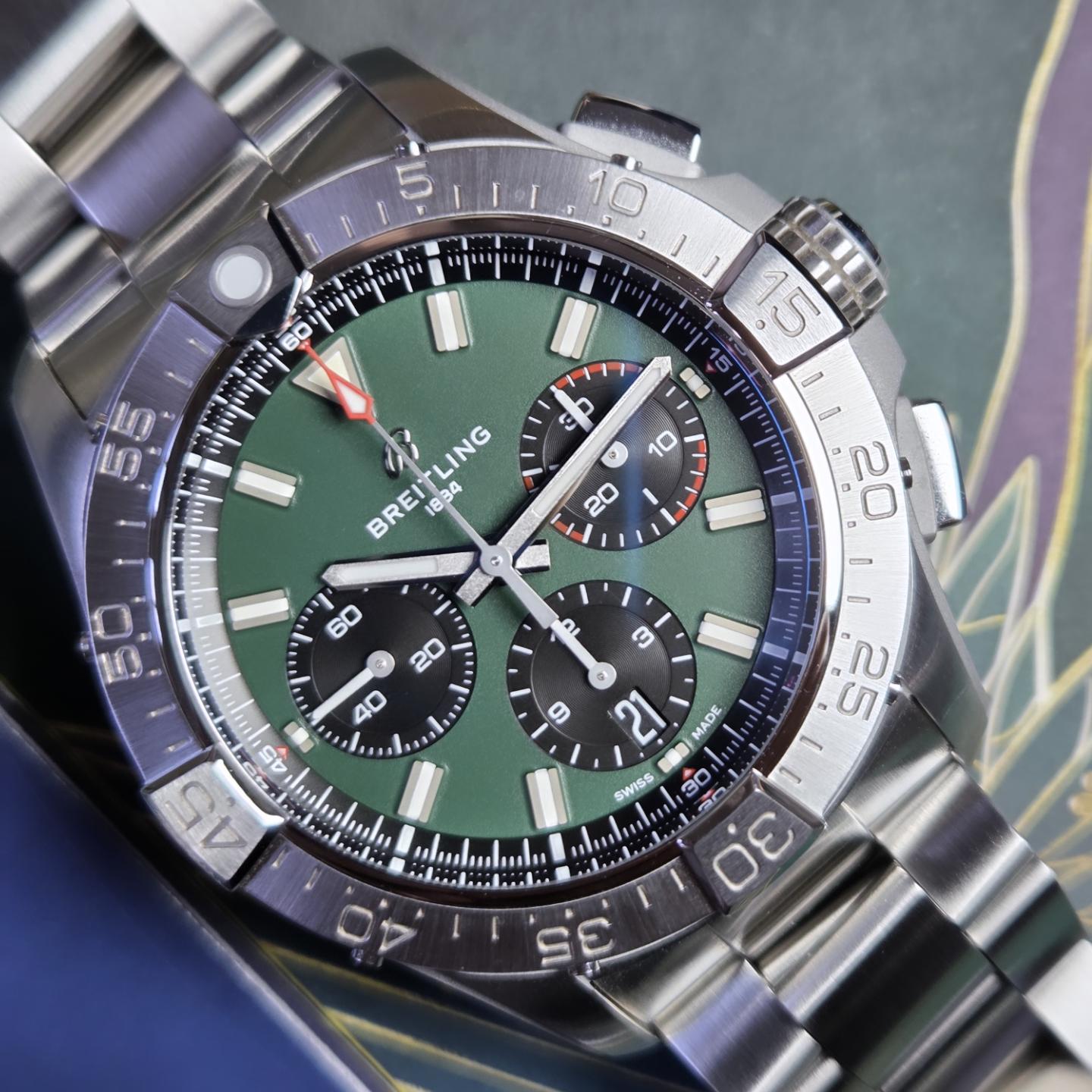 Breitling Avenger B01 Chronograph 42 | Green Dial | Ref: AB0146 | 2026 | warranty till 2034!