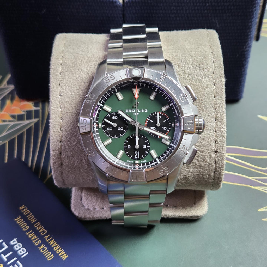 Breitling Avenger B01 Chronograph 42 | Green Dial | Ref: AB0146 | 2026 | warranty till 2034!