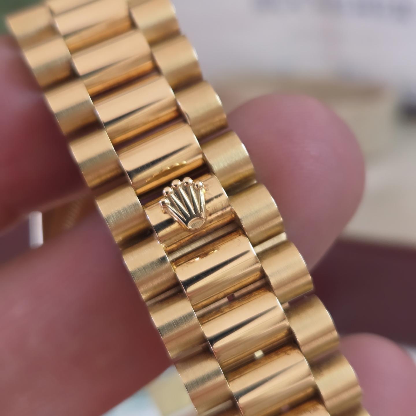 Rolex Day-Date 36 "President" 18238 | Solid 18k Gold | Rare Roman Numeral Dial – Unpolished w/ Original Purchase receipt including Box & Papers Dated 1993 📜