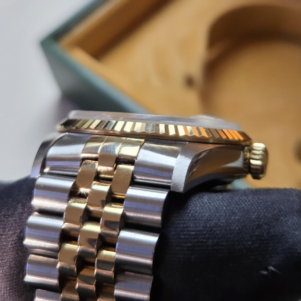 Rolex Datejust 36 – Tapestry Dial - Ref. 16233 | 1997 | Mint Condition | Box & Papers 📜