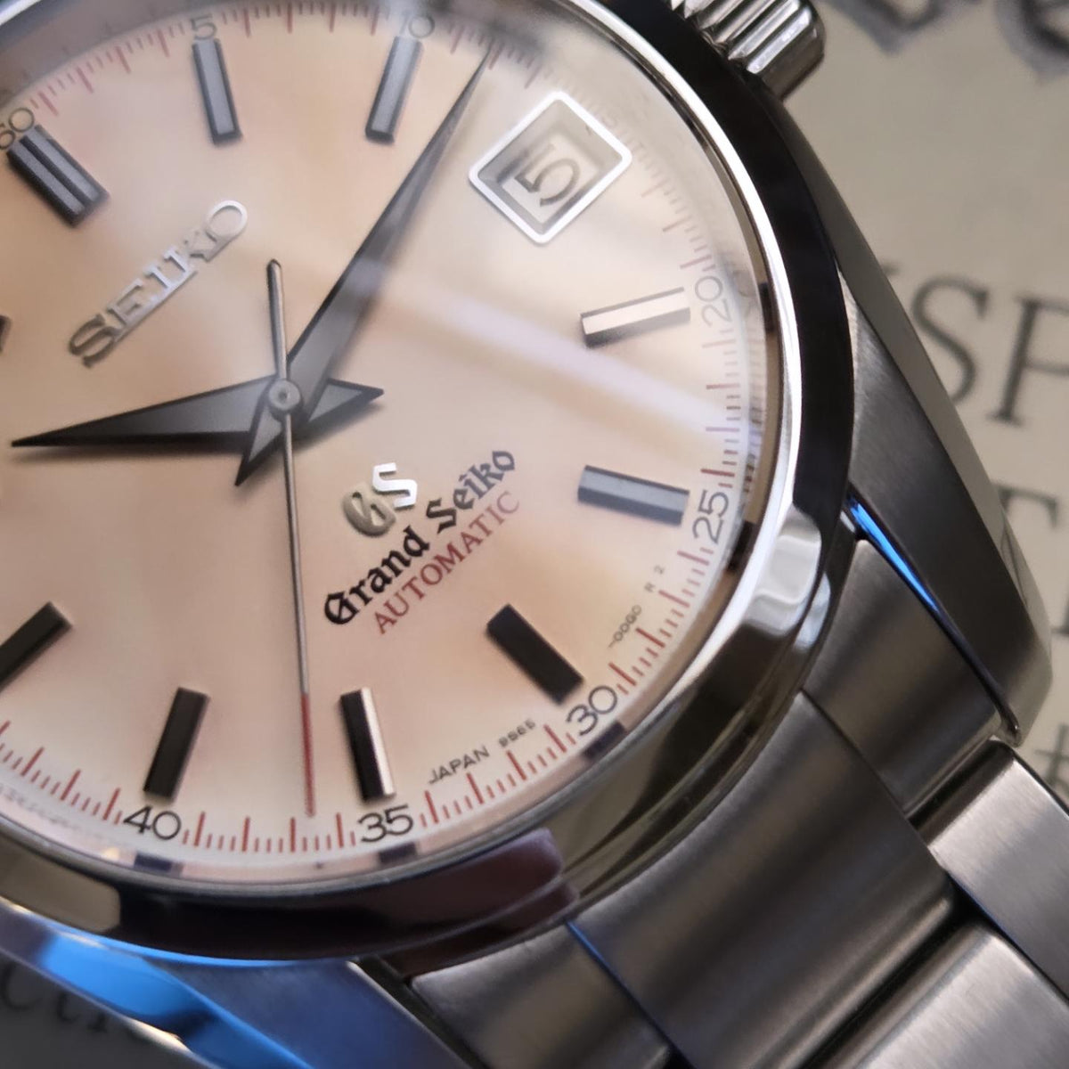 Grand Seiko SBGRO71/ Tropical Patina Dial / full set with original Box and Papers Dated 2015 📜