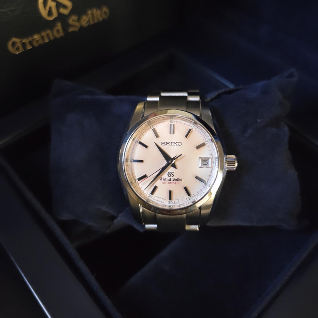 Grand Seiko SBGRO71/ Tropical Patina Dial / full set with original Box and Papers Dated 2015 📜