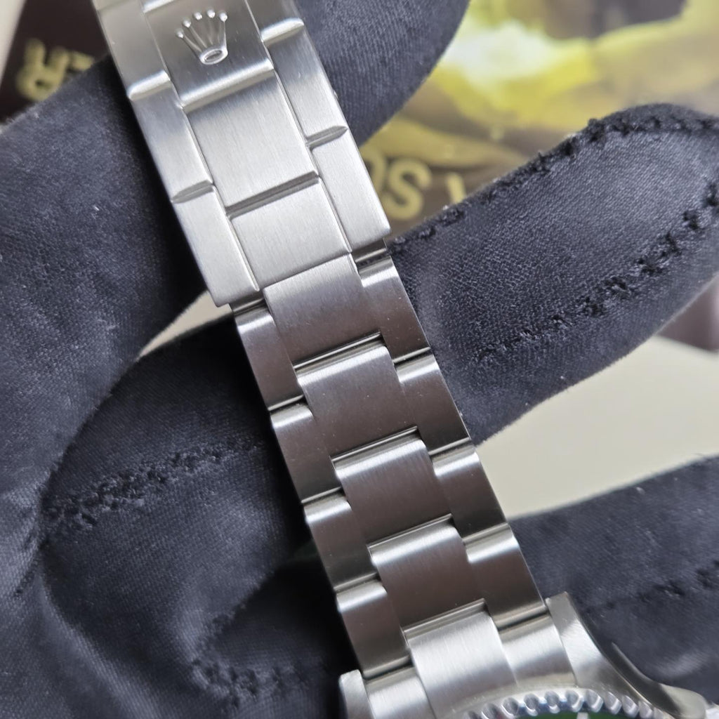 Rolex Submariner 16610LV "Kermit" (2010) — The ultimate green-bezeled time capsule!