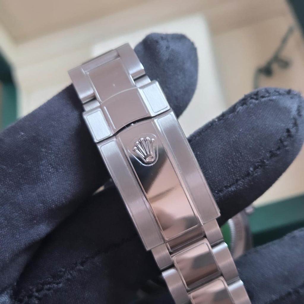 Rolex Milgauss "Z-Blue" 116400GV – Complete Set 2019 - Like New w/ Original Stickers and Protection film