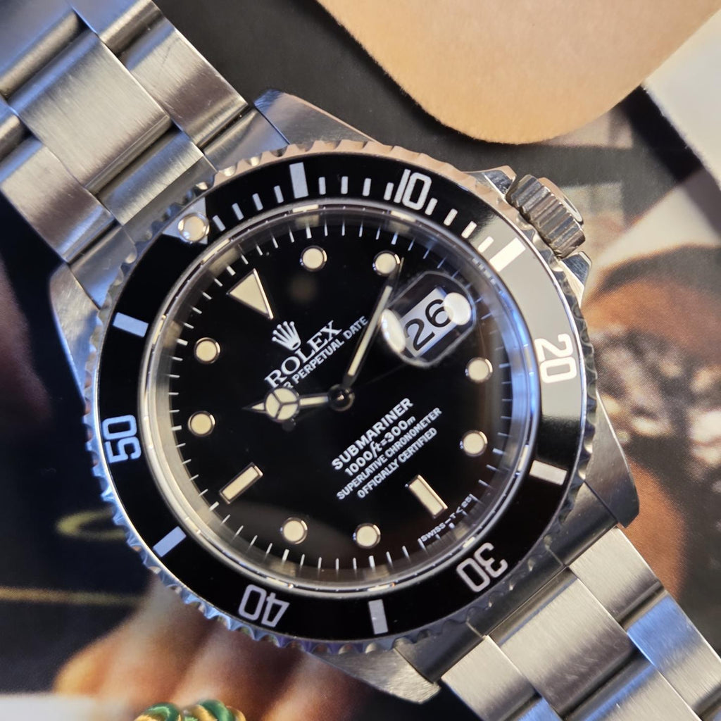 Rolex Submariner Date Ref. 16610 — “Tritium Pure” full Set 1996 - Un-polished - Double caseback stickers Intact!