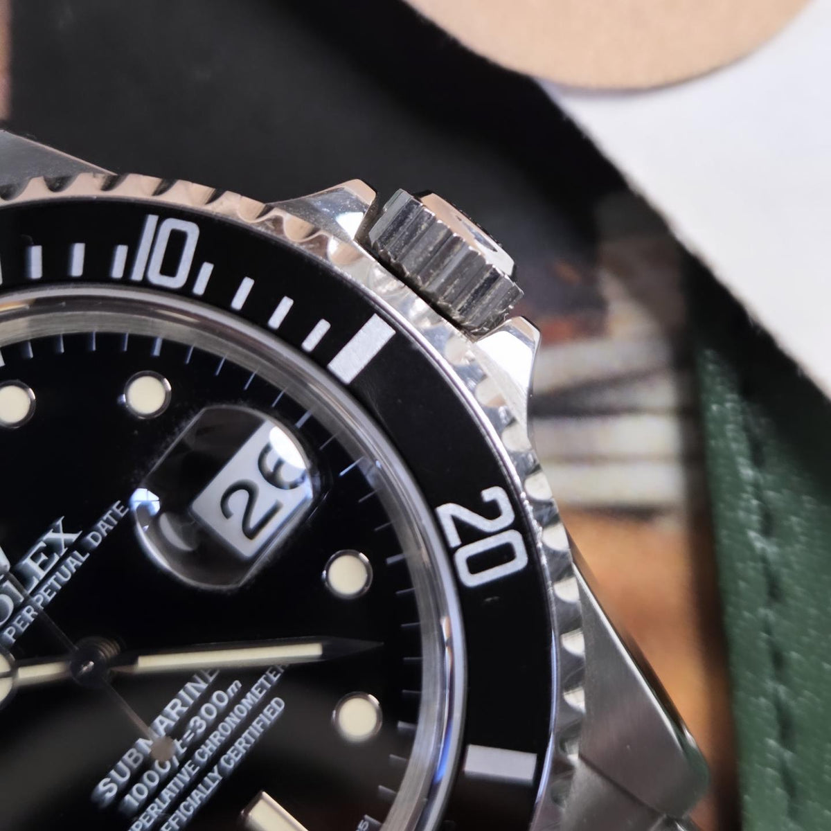 Rolex Submariner Date Ref. 16610 — “Tritium Pure” full Set 1996 - Un-polished - Double caseback stickers Intact!