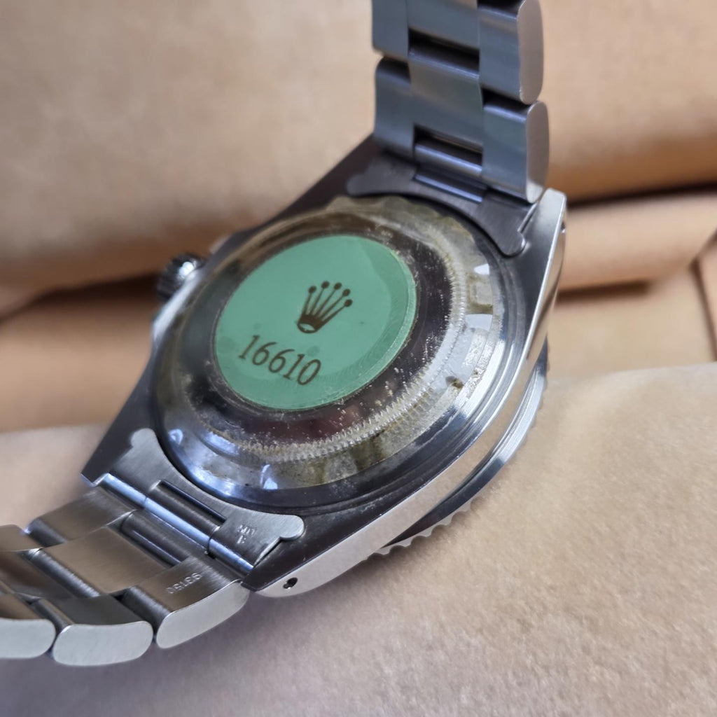Rolex Submariner Date Ref. 16610 — “Tritium Pure” full Set 1996 - Un-polished - Double caseback stickers Intact!