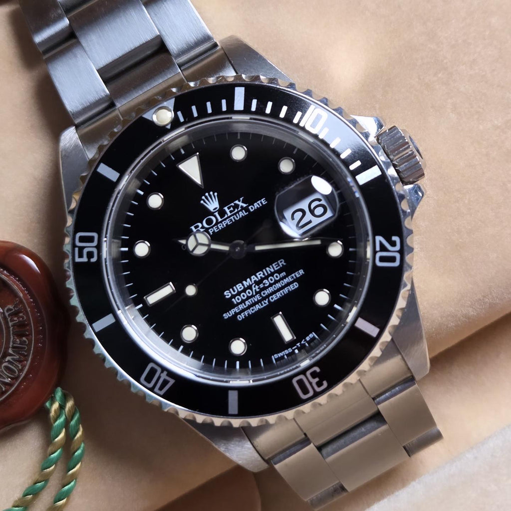 Rolex Submariner Date Ref. 16610 — “Tritium Pure” full Set 1996 - Un-polished - Double caseback stickers Intact!
