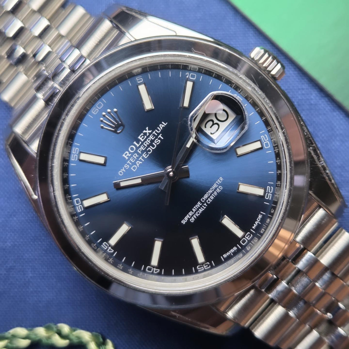 Rolex Datejust 41 – Sunburst Blue Dial (Ref. 126300)&nbsp;Mint Condition | Complete protection stickers | Full Set 2018!
