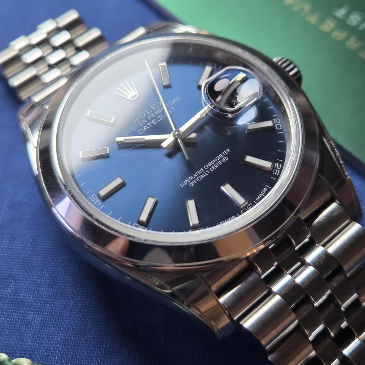 Rolex Datejust 41 – Sunburst Blue Dial (Ref. 126300)&nbsp;Mint Condition | Complete protection stickers | Full Set 2018!