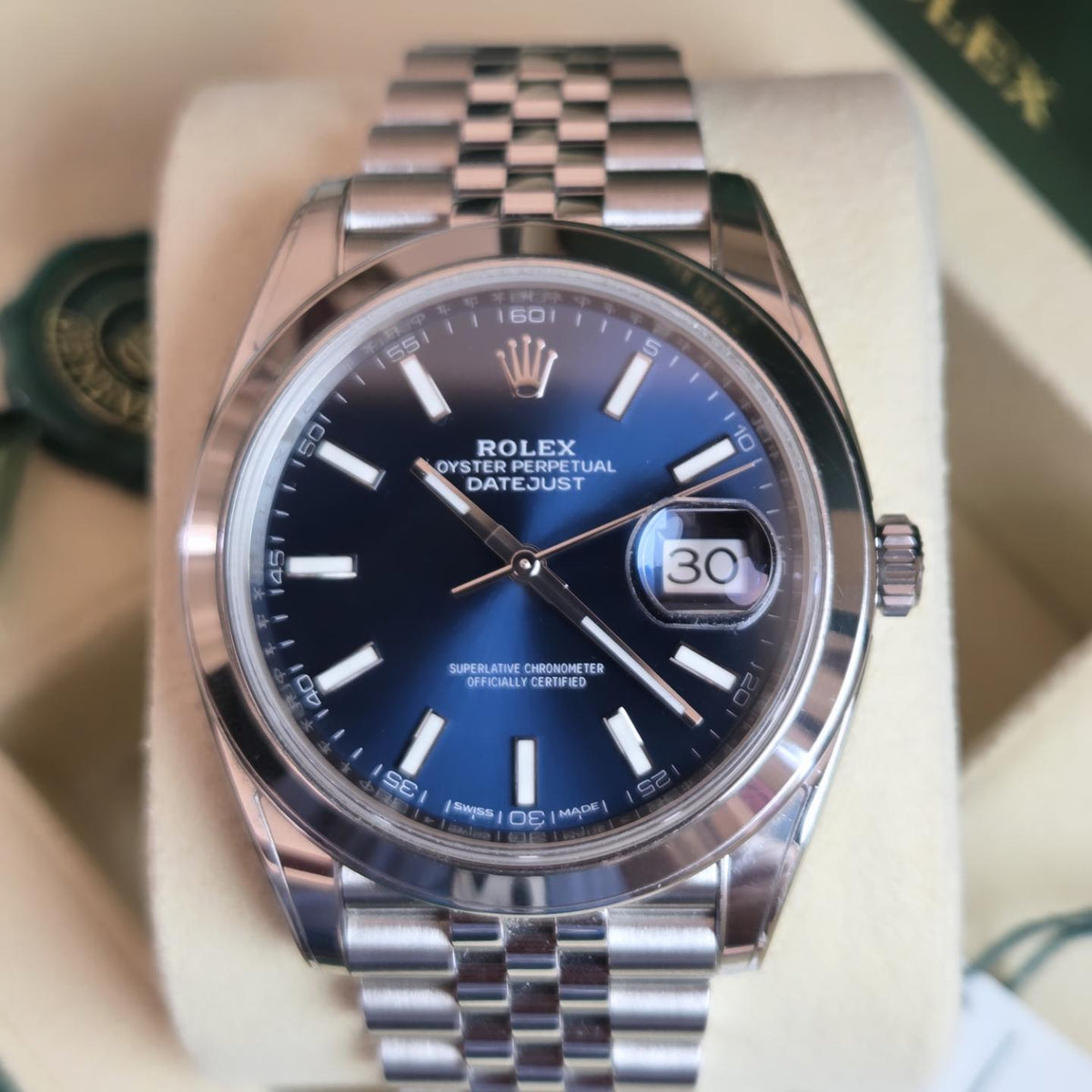 Rolex Datejust 41 – Sunburst Blue Dial (Ref. 126300)&nbsp;Mint Condition | Complete protection stickers | Full Set 2018!