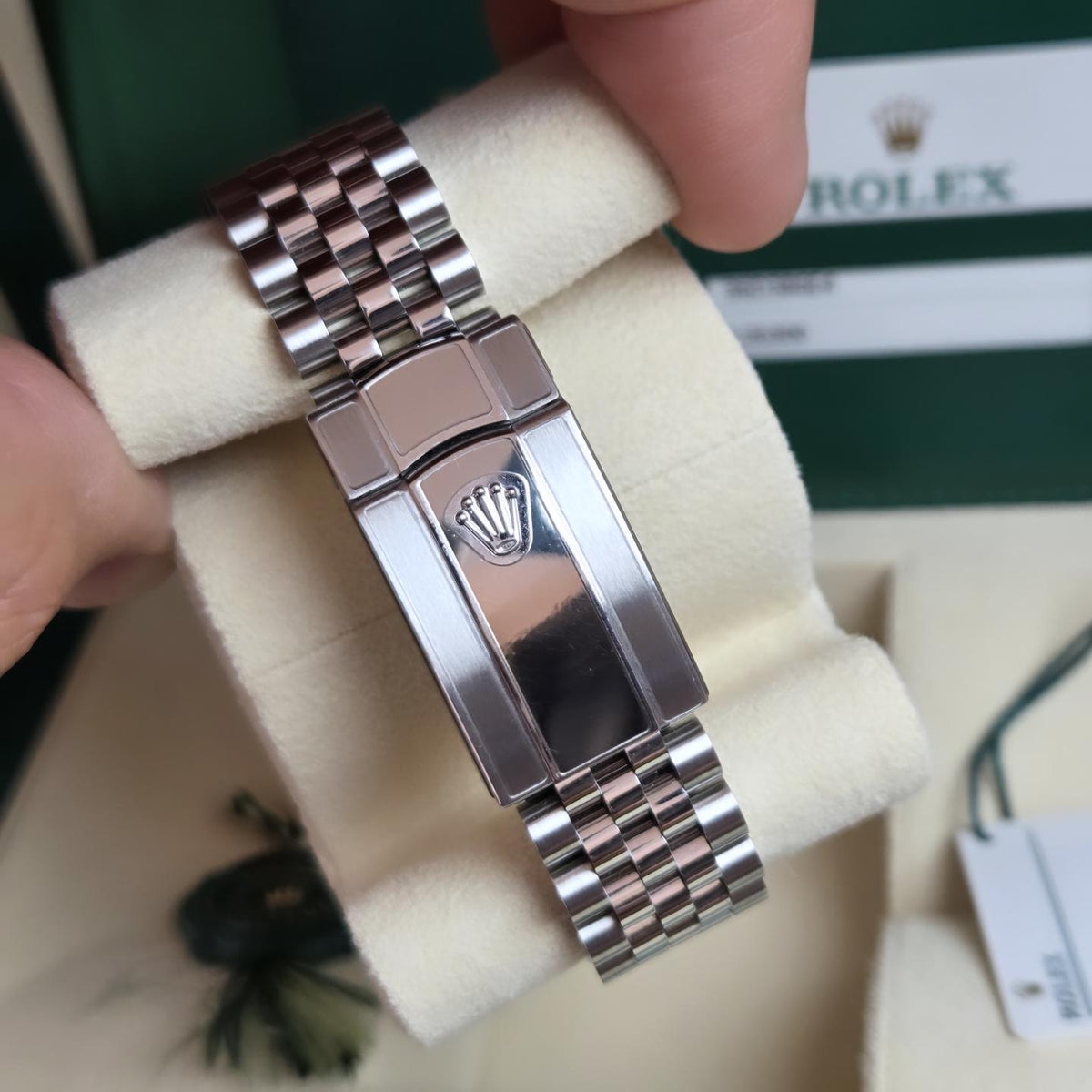 Rolex Datejust 41 – Sunburst Blue Dial (Ref. 126300)&nbsp;Mint Condition | Complete protection stickers | Full Set 2018!