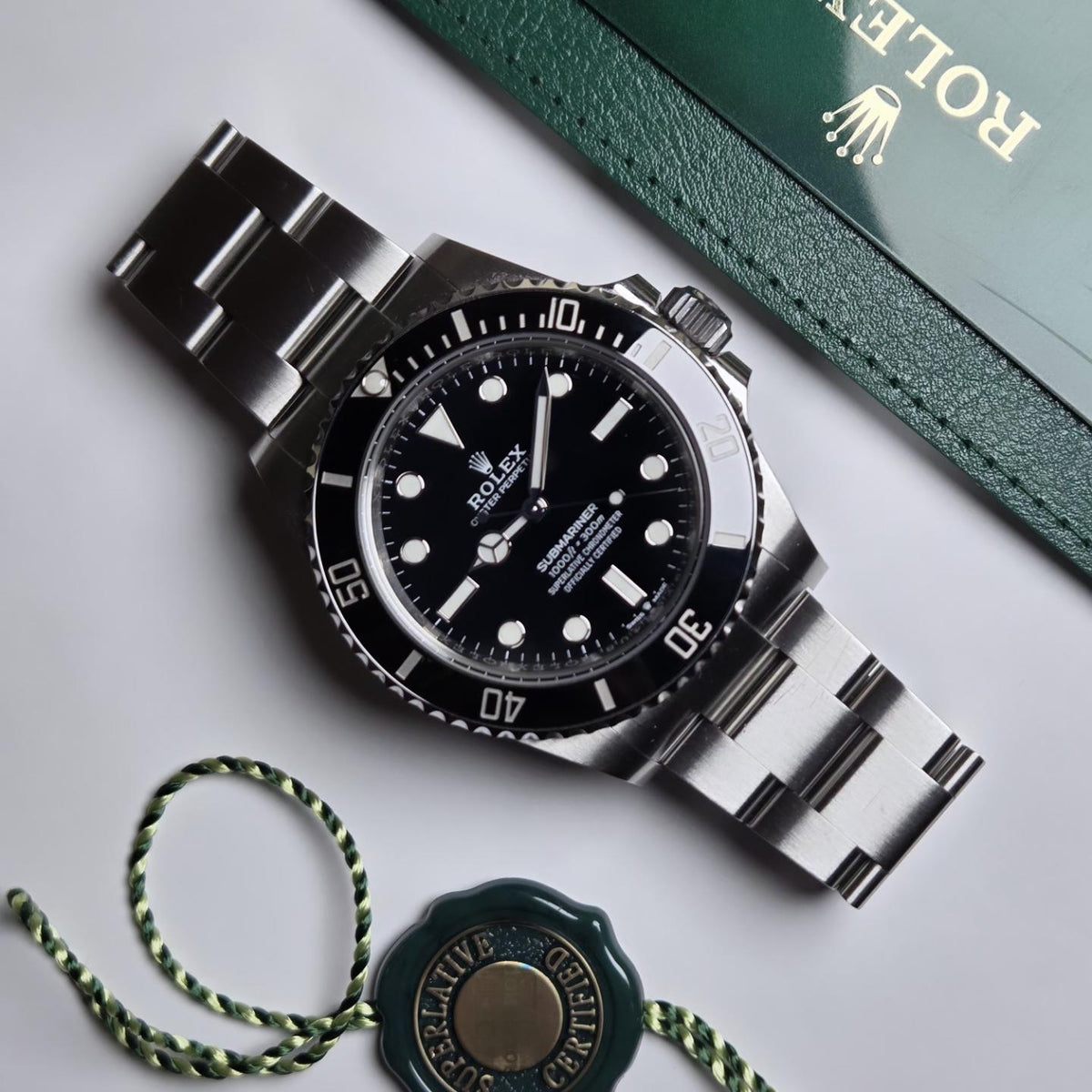 Rolex Submariner No-Date (Ref. 124060) – Box and Papers 2022!