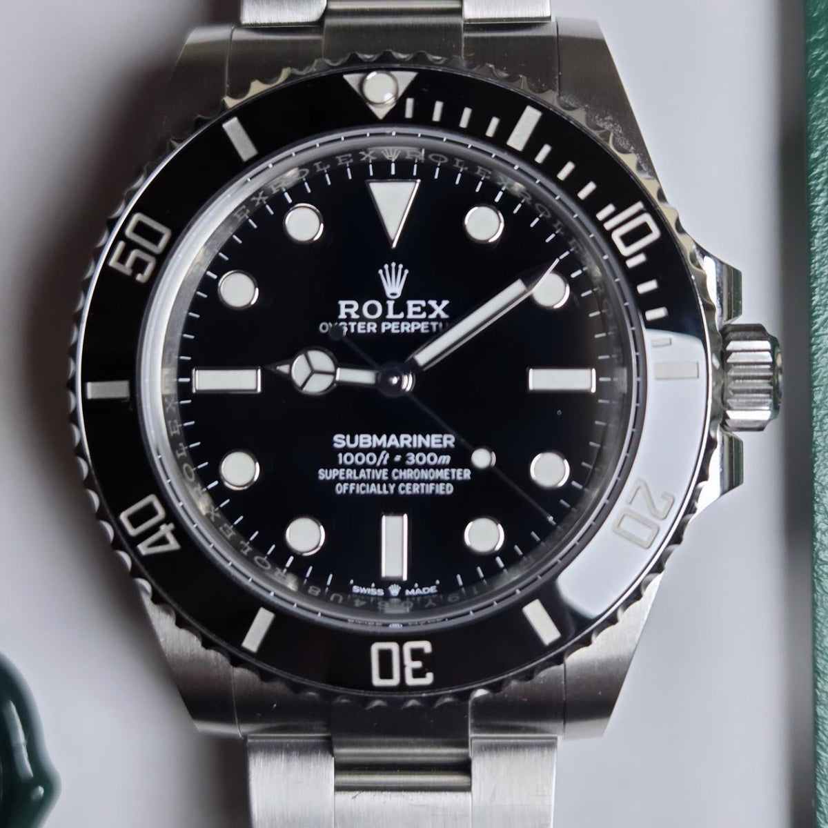 Rolex Submariner No-Date (Ref. 124060) – Box and Papers 2022!