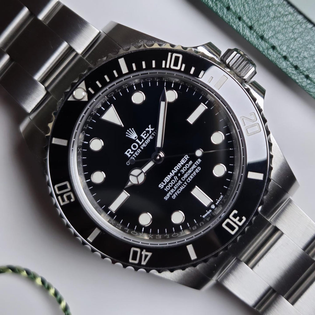 Rolex Submariner No-Date (Ref. 124060) – Box and Papers 2022!