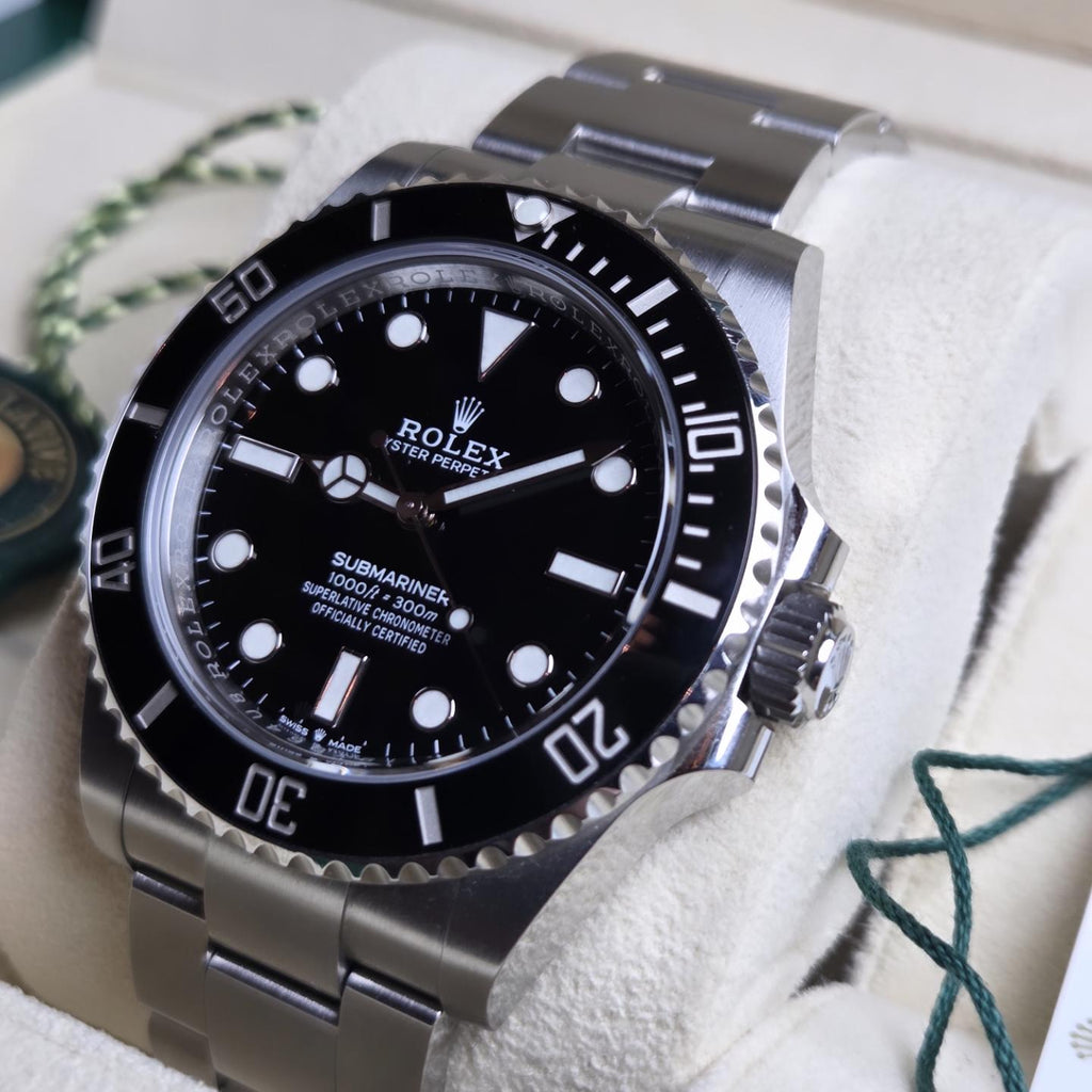 Rolex Submariner No-Date (Ref. 124060) – Box and Papers 2022!