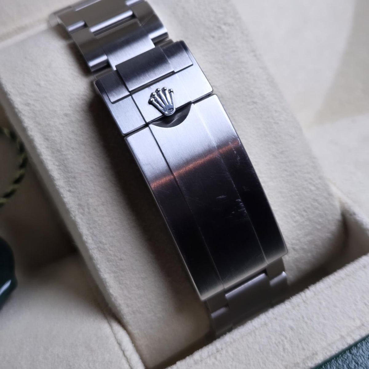 Rolex Submariner No-Date (Ref. 124060) – Box and Papers 2022!