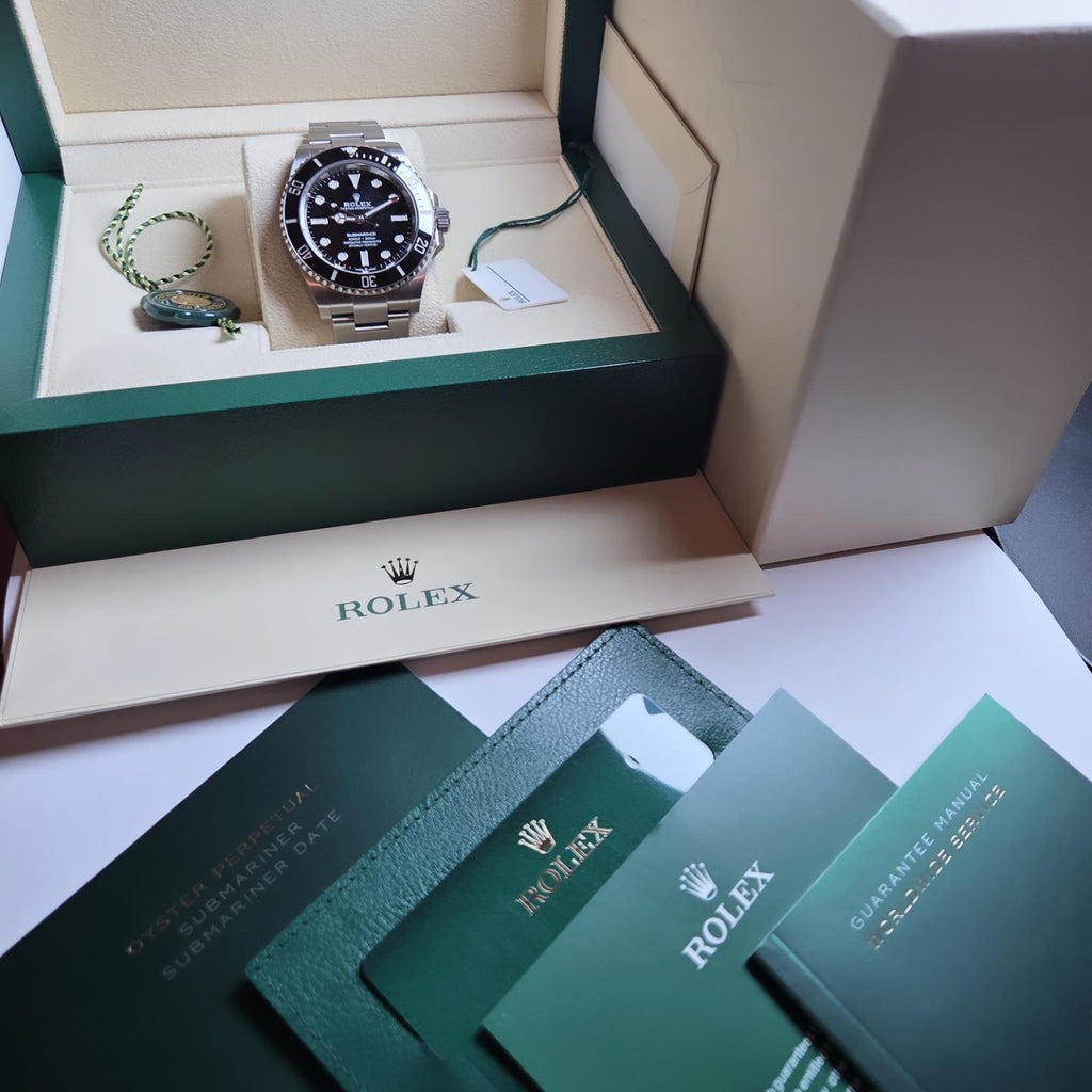 Rolex Submariner No-Date (Ref. 124060) – Box and Papers 2022!
