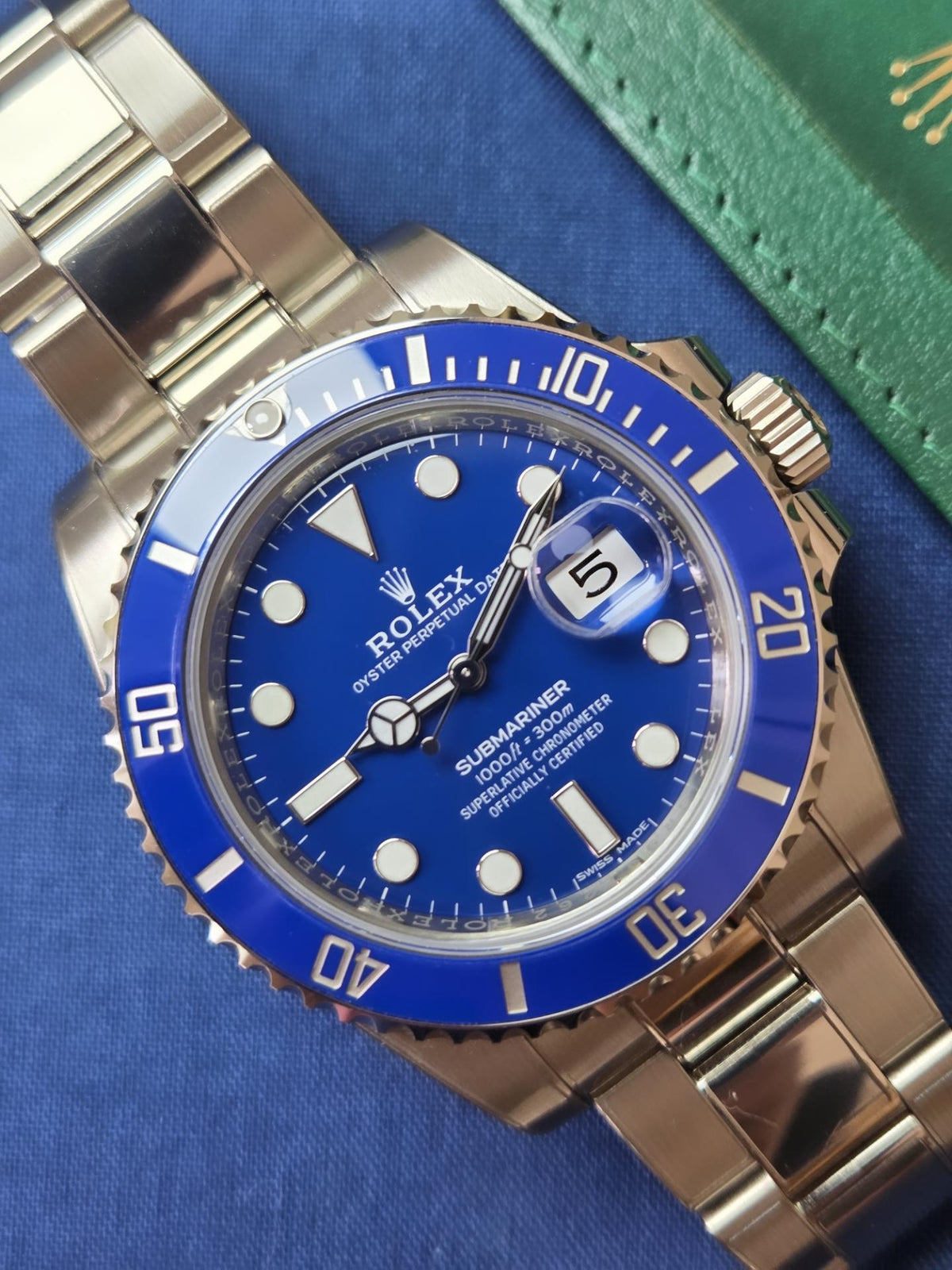 Discontinued - Rolex Submariner Date White Gold "Smurf" (Ref. 116619LB) – Complete Full Set 2020!