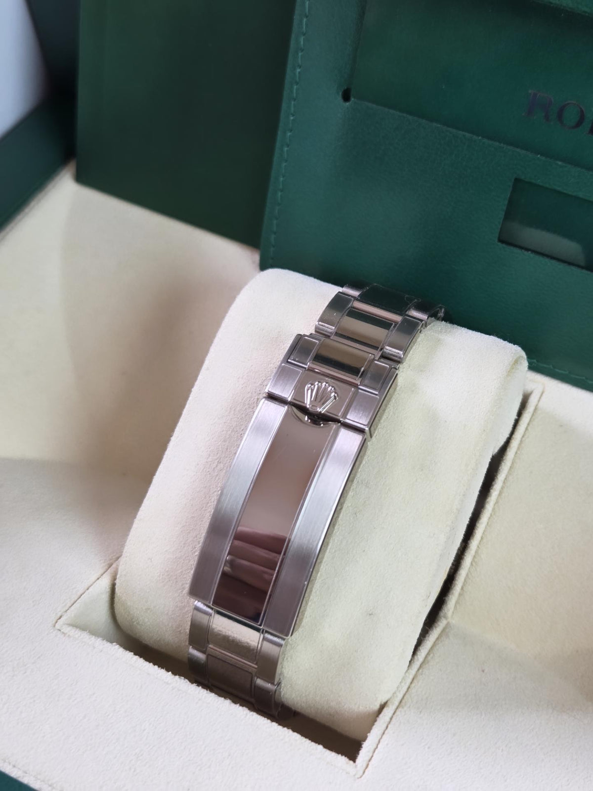 Discontinued - Rolex Submariner Date White Gold "Smurf" (Ref. 116619LB) – Complete Full Set 2020!