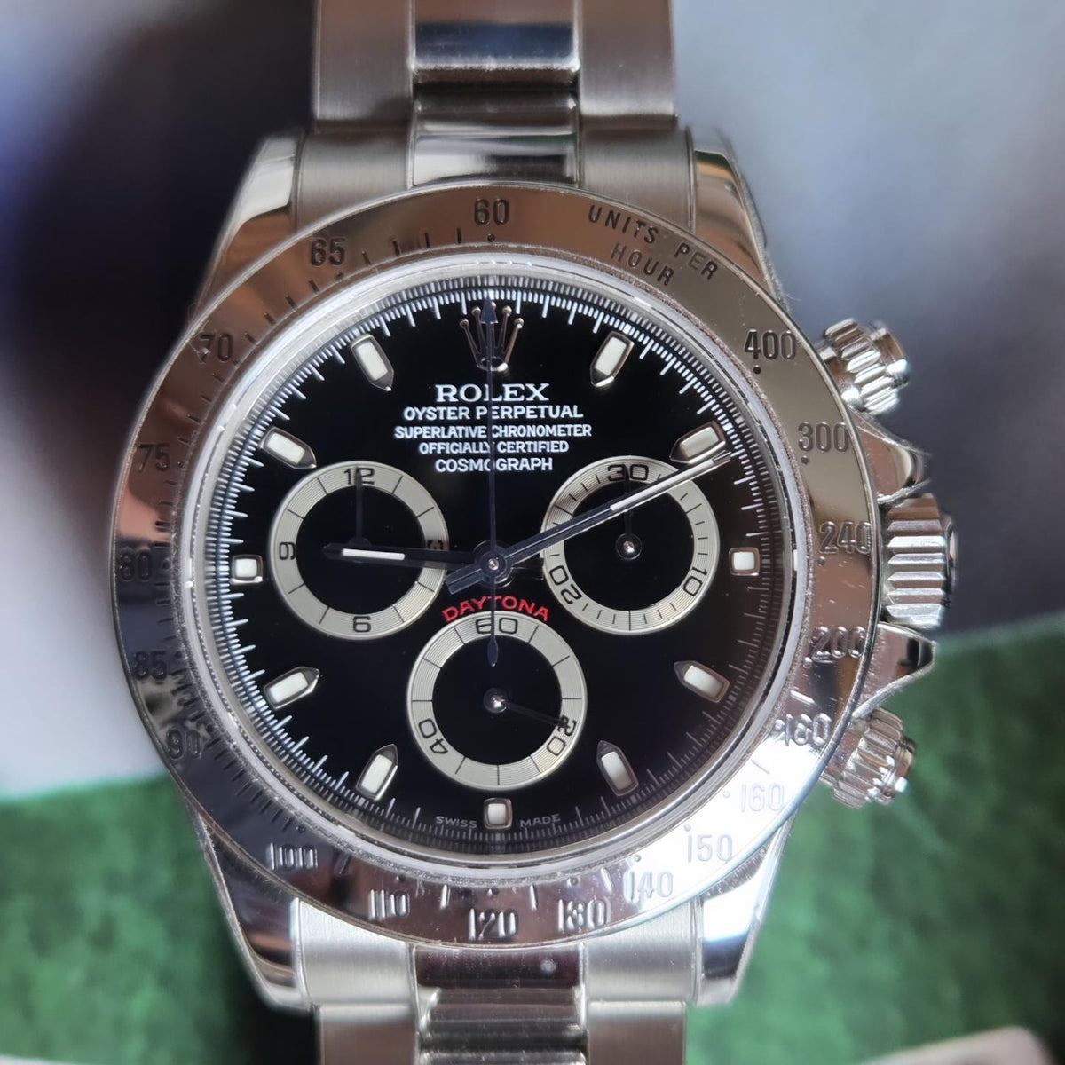 Rolex Daytona 116520 Black Dial – in excellent condition - Box and Papers Dated 2002 📜