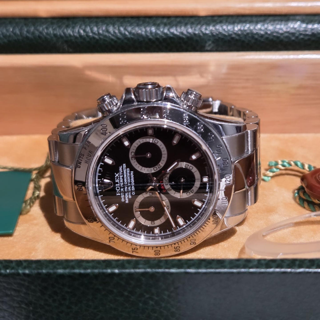 Rolex Daytona 116520 Black Dial – in excellent condition - Box and Papers Dated 2002 📜